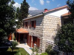 Kamena kuća za izdavanje